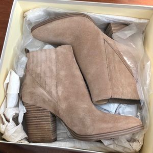 Marc fisher women’s Alva stacked heel booties